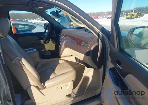 2007 GMC Yukon Xl 1500 Denali z USA, uszkodzony, nr VIN 1GKFK668X7J295430